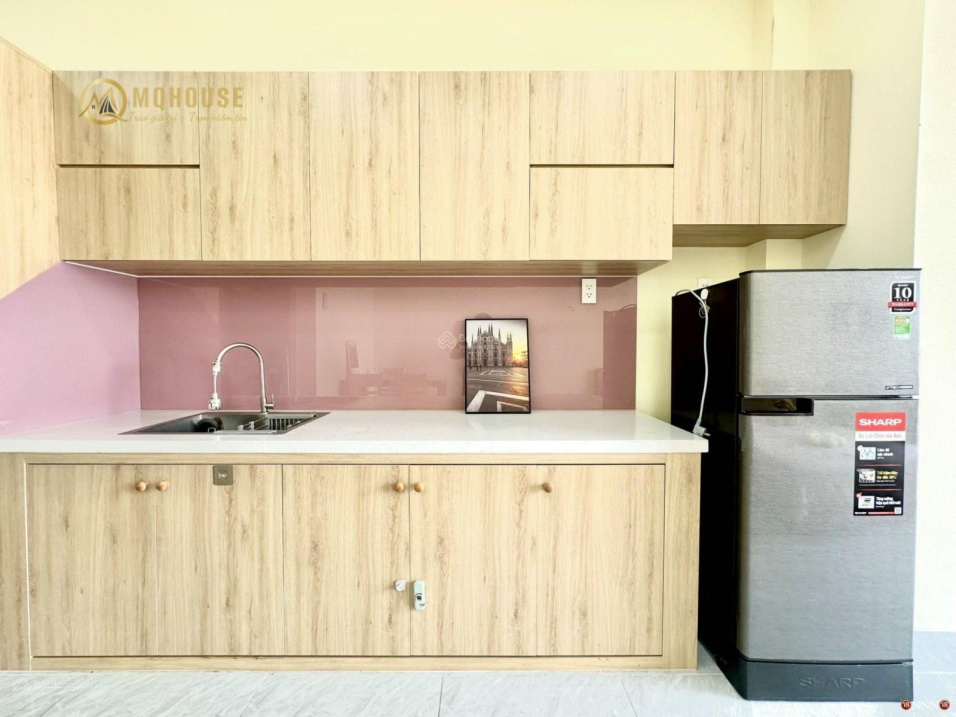 Modern Studio Near Airport with Full Amenities