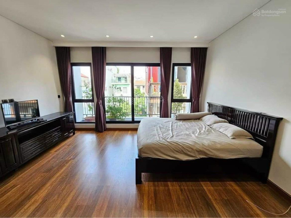 Spacious 4-Story House on Nguyen Chi Thanh Street