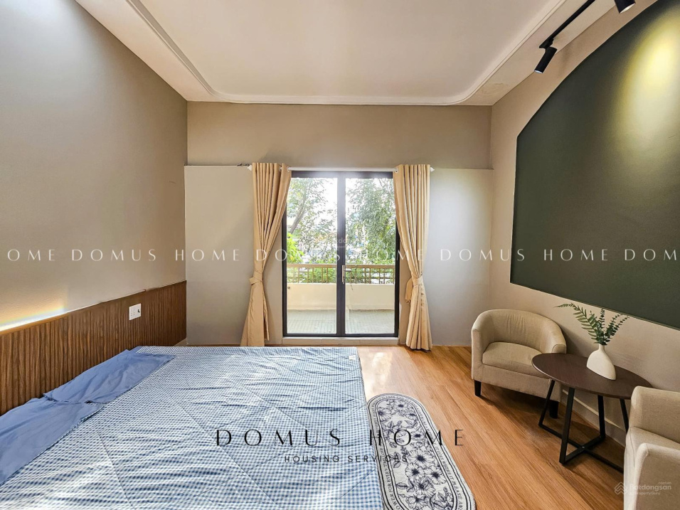 Modern 1-Bedroom Apartment with Balcony in District 4