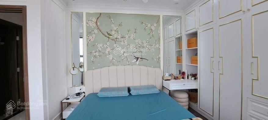 Modern 2-3 Bedroom Apartment on Pham Van Dong