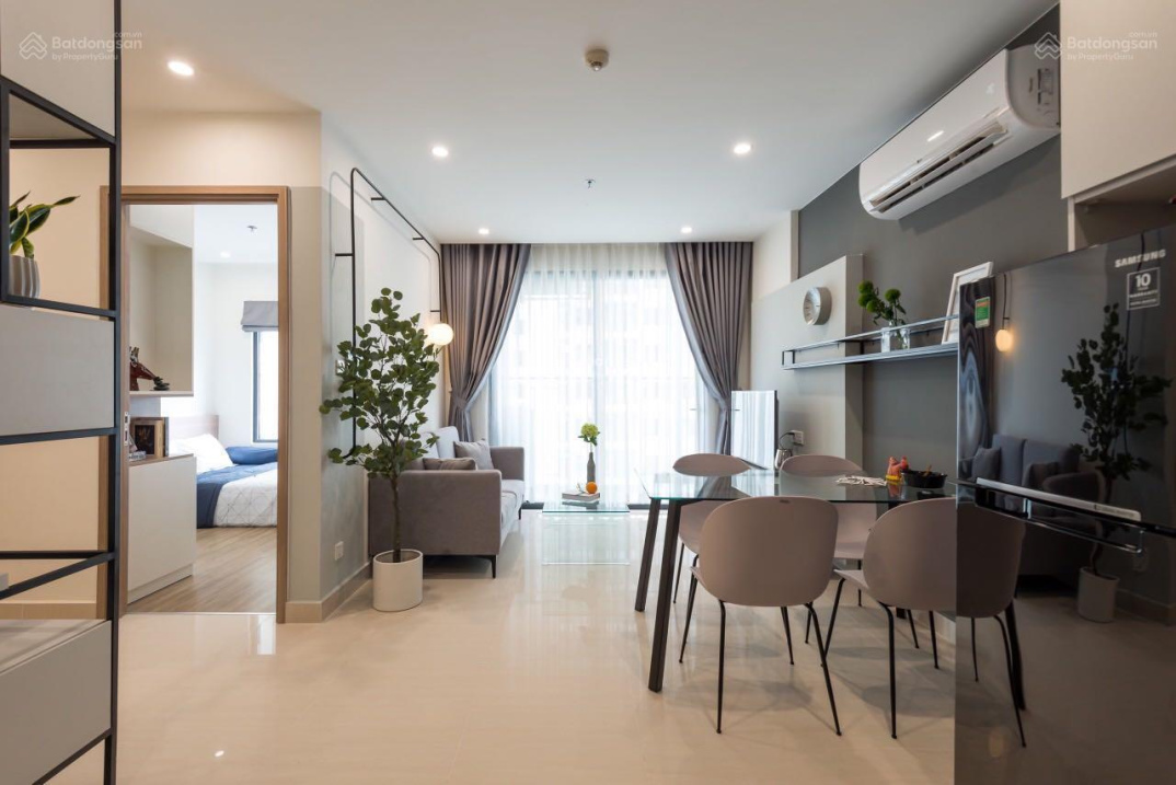 Modern 90m² Apartment with 2 Bedrooms in Tan Binh