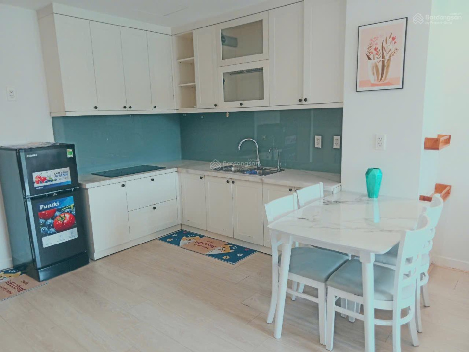 Modern 2-Bedroom Apartment with City View