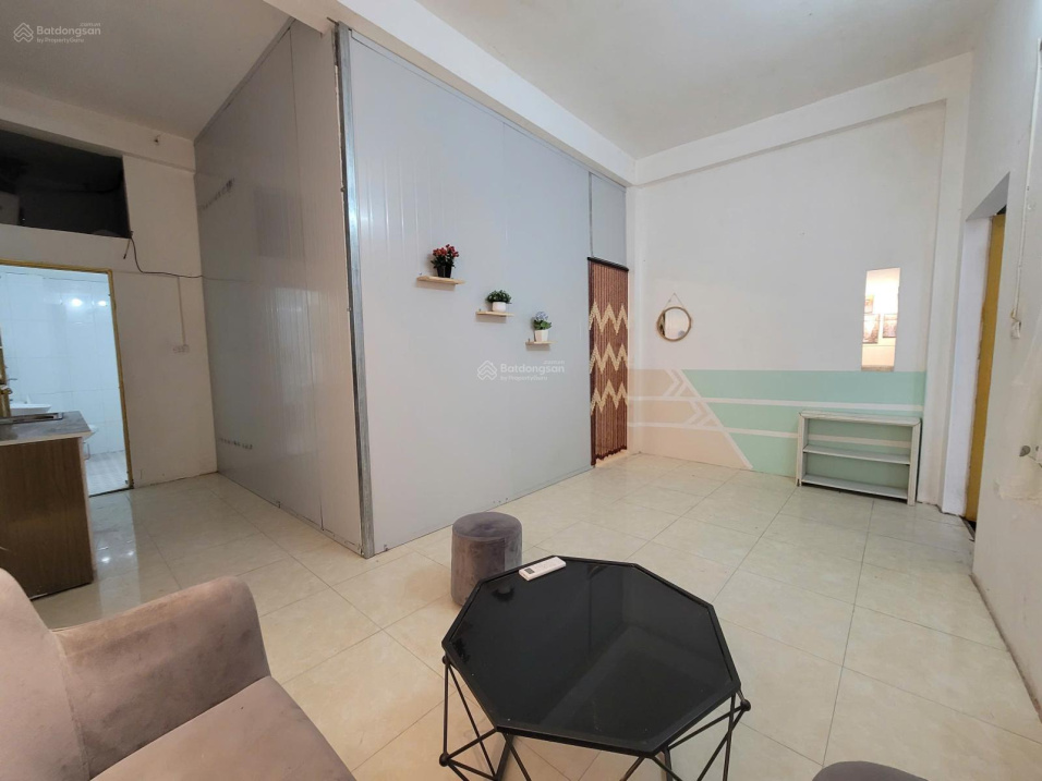 Modern 40m² Apartment with Elevator Near Lake