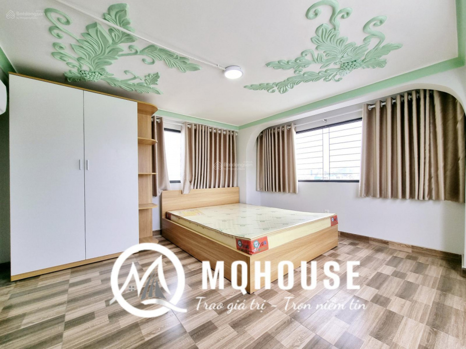 Modern 2BR Apartment with Balcony in District 3