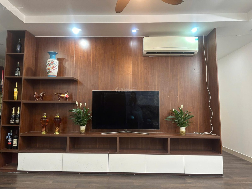 Modern 4-Bedroom House with Beautiful Interior