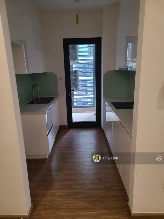 Corner Skylake Vinhomes Apartment with Full Amenities