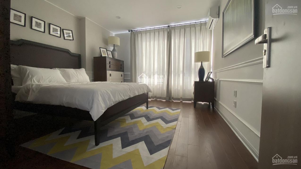 Modern 2BR Apartment with West Lake View