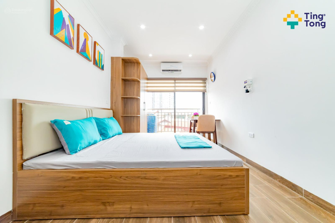 Modern Studio Apartment with Balcony in Cau Giay