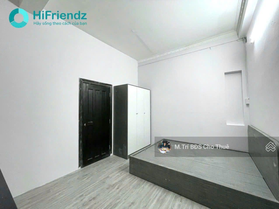 Modern Studio with Kitchen and Air Conditioning