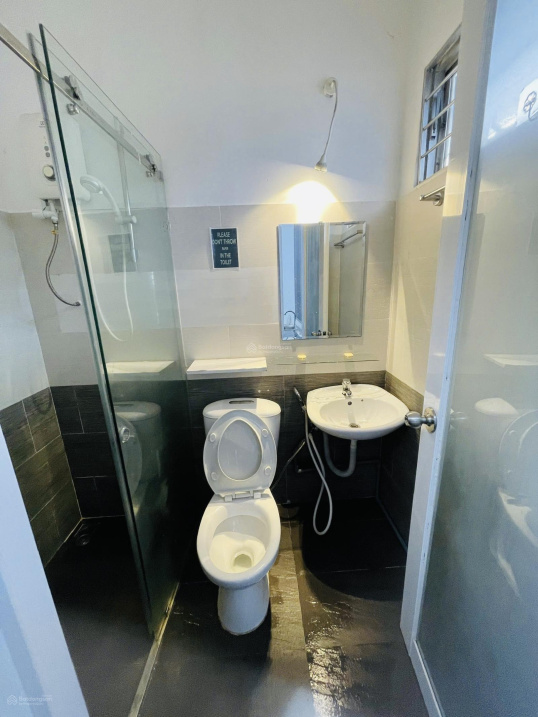 Modern Studio Apartment with Balcony in District 1