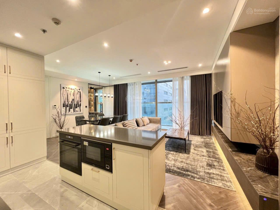 Luxurious 3-Bedroom Apartment with Modern Design