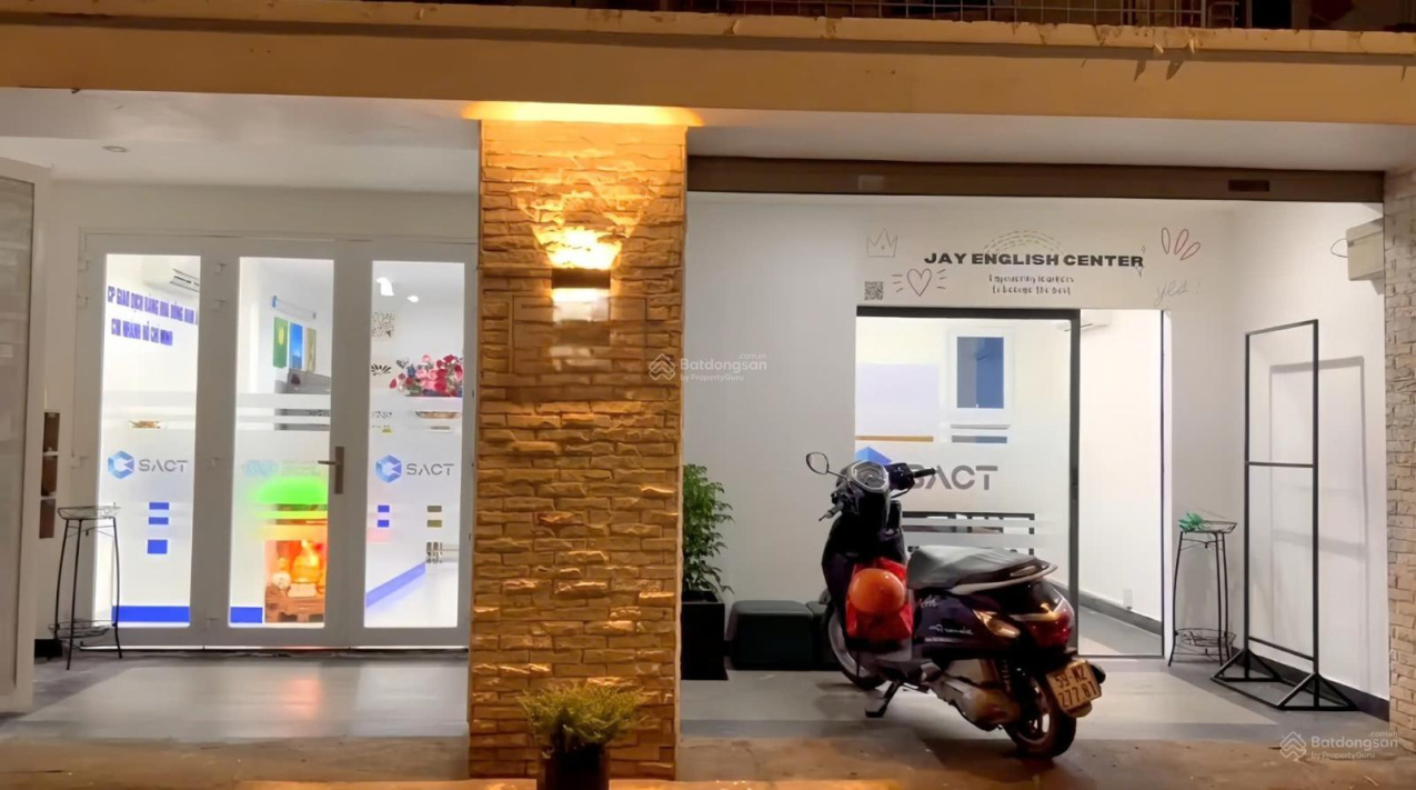 Spacious Rental Property on Sư Vạn Hạnh Street, Suitable for Office or Business