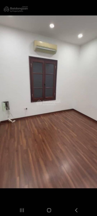 Spacious 5-Bedroom House Near Kim Ma Station
