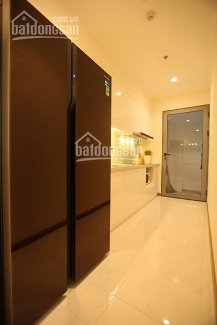 High-floor Vinhomes Apartment with 2 Bedrooms