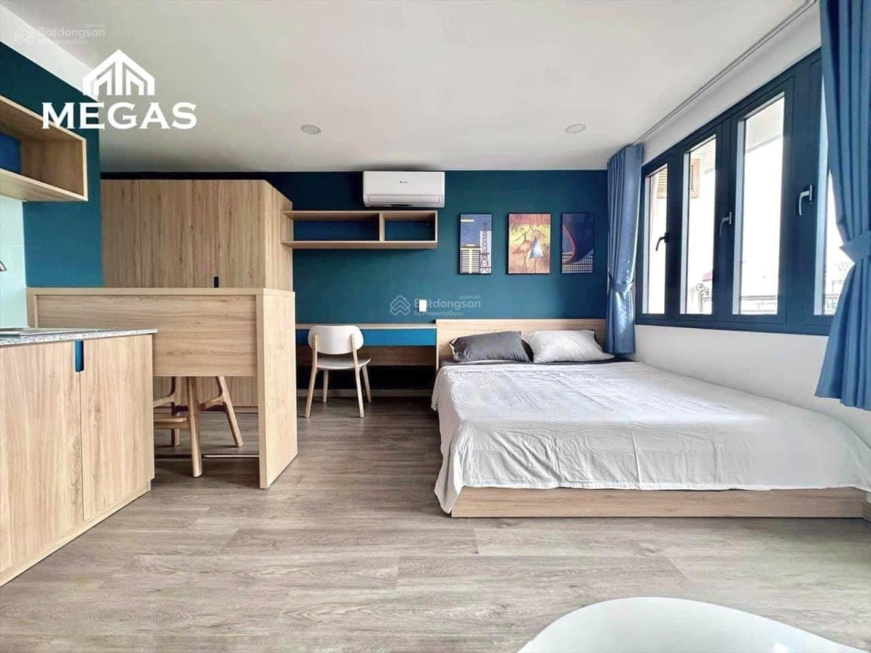 Studio Apartment with Balcony in Q10, Truong Son Street