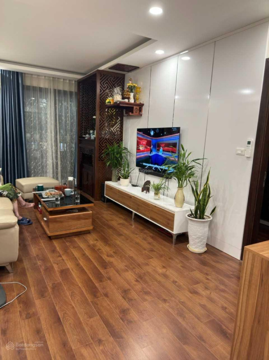 Spacious 3-bedroom apartment at 60 Hoang Quoc Viet, Cau Giay, Hanoi