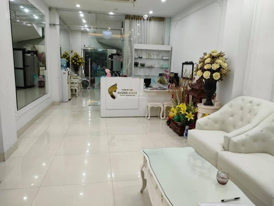 Townhouse in VOV Mễ Trì, near Vinhomes Greenbay, convenient location