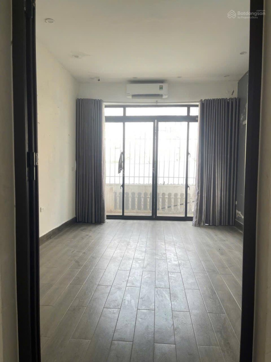 4-Floor Townhouse with 3 Bedrooms in Hoang Mai