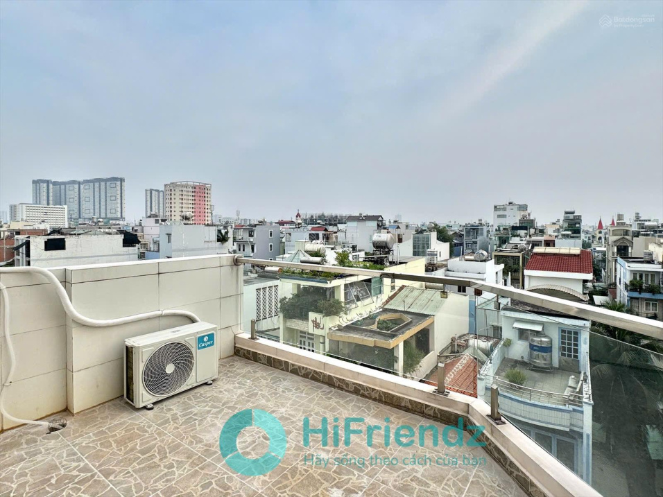 Modern 2-Bedroom Apartment with Double Balconies