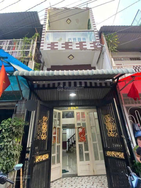Spacious 3-Story Rental Near Binh Thoi, District 11