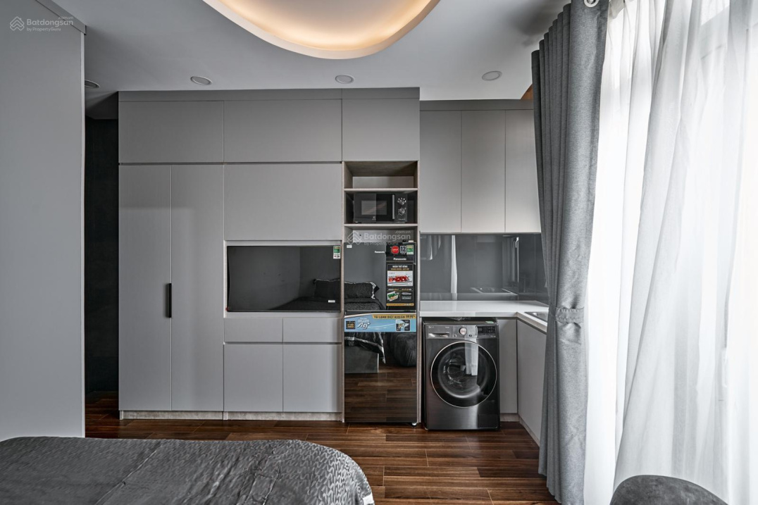 Modern Studio Apartment with Minimalist Design