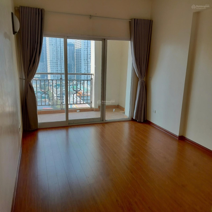 2 Bedroom Apartment with Balcony