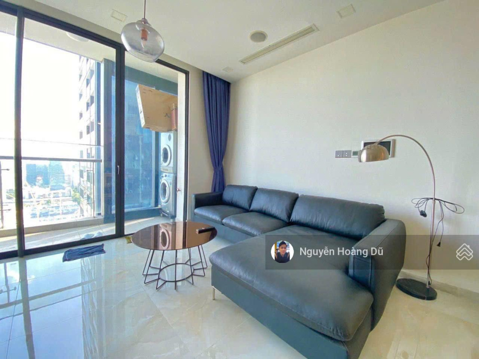 Modern 2-Bed Apartment with City Views
