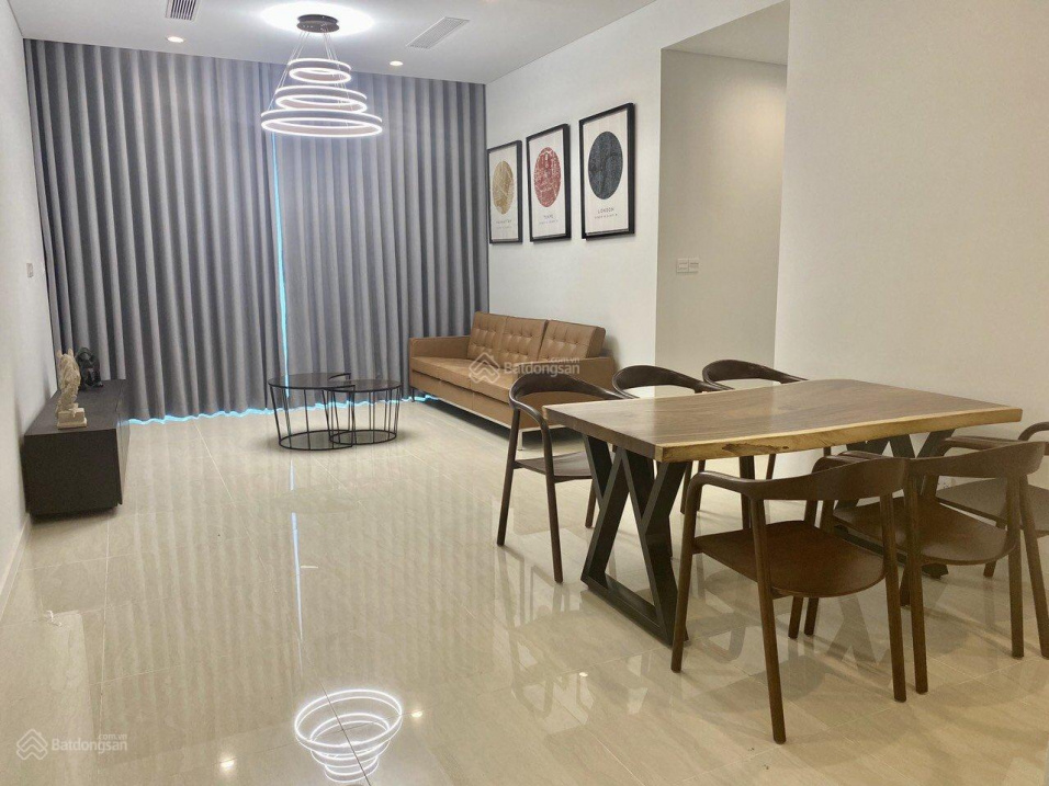 Modern 2BR Apartment with Pool View