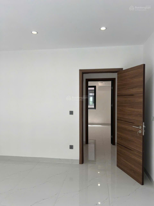CHO THUÊ BT LIỀN KỀ HOÀN THIỆN 2 TẦNG ĐẸP ĐỒ CƠ BẢN , 78M2 CẠNH VỊNH BIỂN BỐN MÙA OCP3