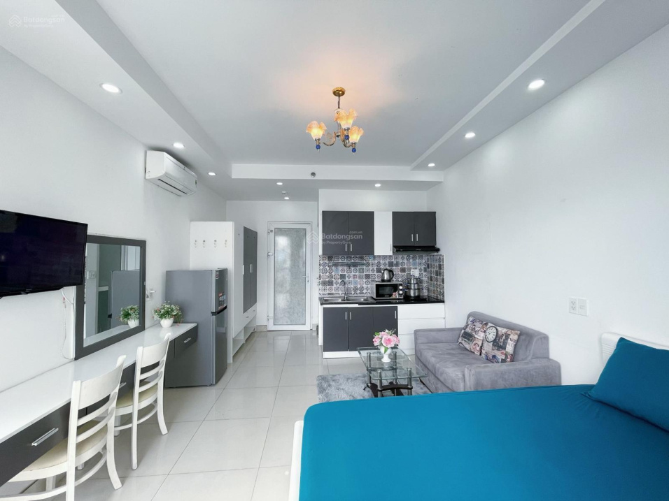 Modern Studio Apartment in District 3 Location