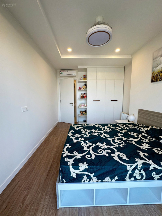 Modern 2-Bed Kosmo Apartment with City View