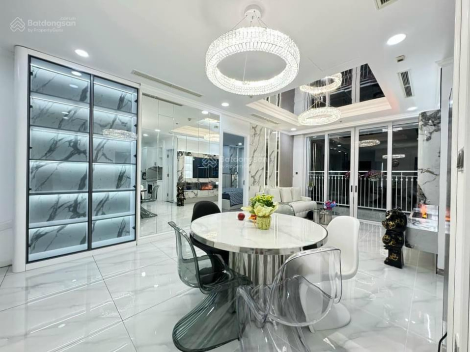 Modern 1-Bedroom Apartment with Luxury Interior