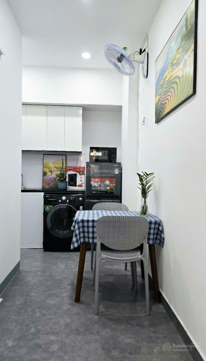 Modern Studio with Garden Balcony in Phu Nhuan