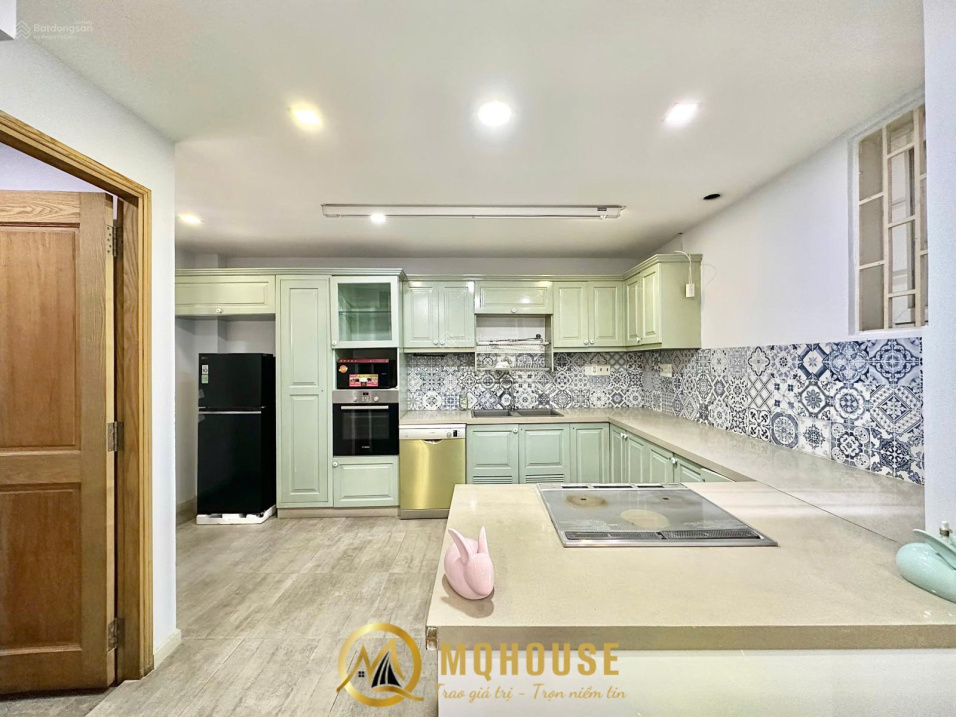 Modern 70m² Apartment Near Tan Dinh Market