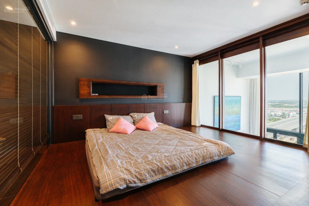 Luxury PentStudio with Panoramic City Views