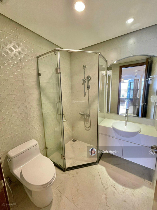 Modern 2-Bedroom Apartment with City View