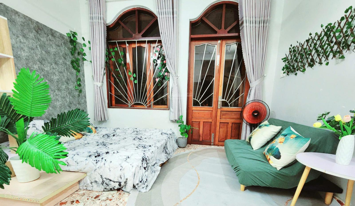 Modern 40m² Studio with Balcony in District 3