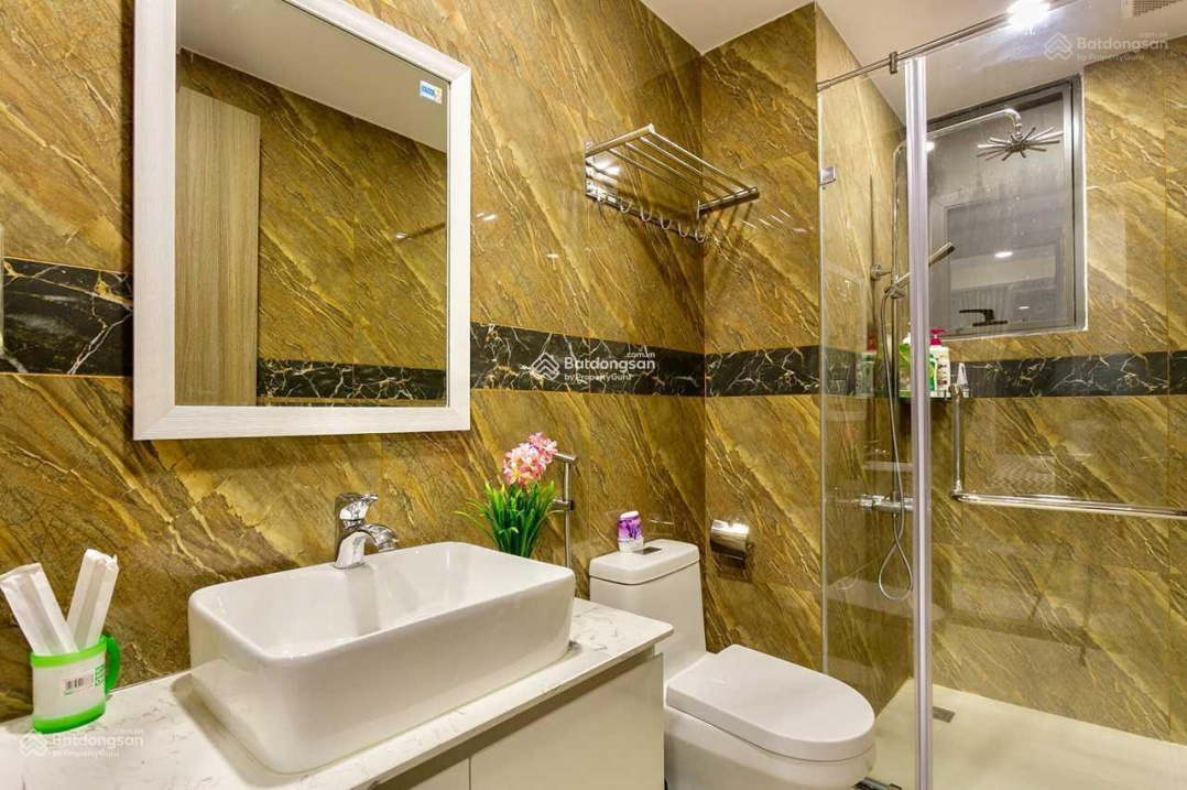 Viva Riverside Apartment in District 6, Spacious and Bright