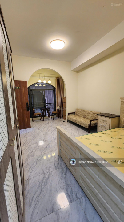 Luxurious 1BR Apartment with Balcony in Van Phuc