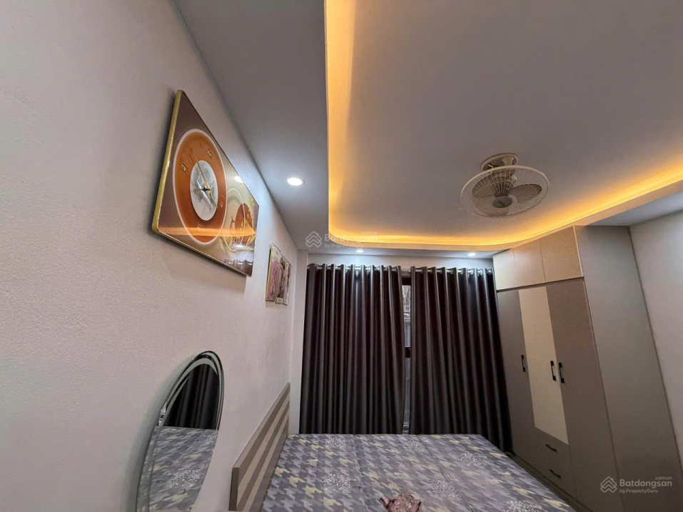 Modern Studio Apartment with Full Amenities