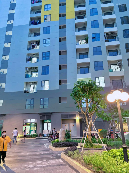 Apartment near University and Metro with Playground
