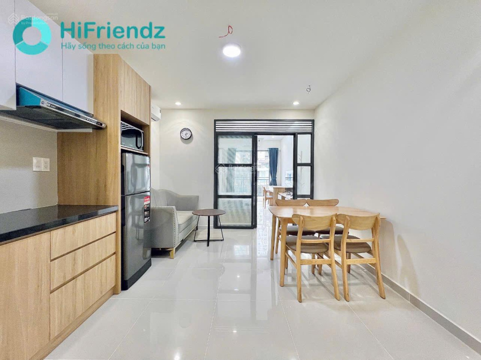 Modern 1-Bed Apartment in Lakeview City Q2