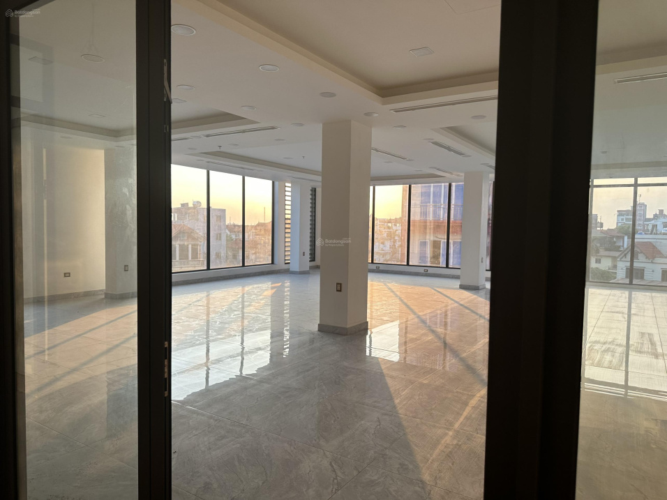 Modern 8-Floor Building with Commercial and Residential Space