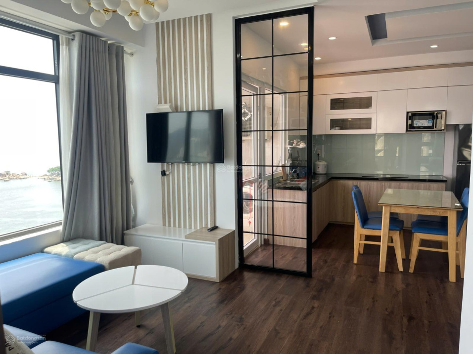 Sea View Corner Apartment in Muong Thanh Building