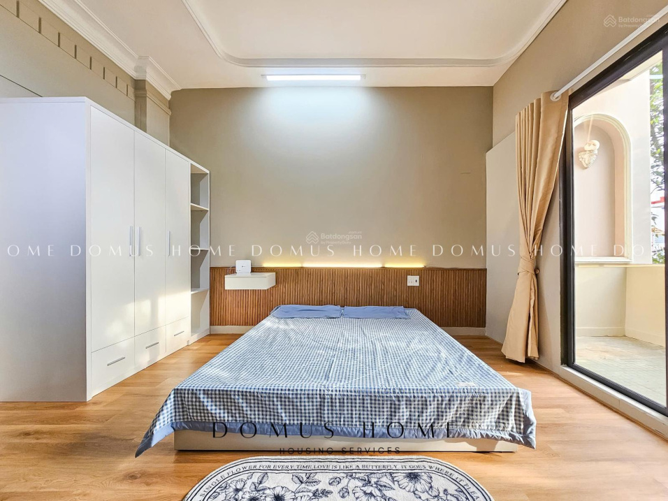 Modern 1-Bedroom Apartment with Balcony in District 4