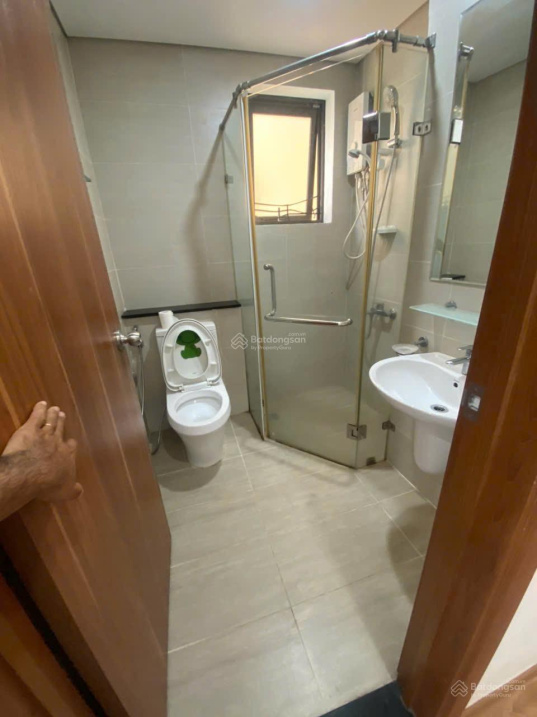 Modern 2-Bed Apartment with Pool in Go Vap