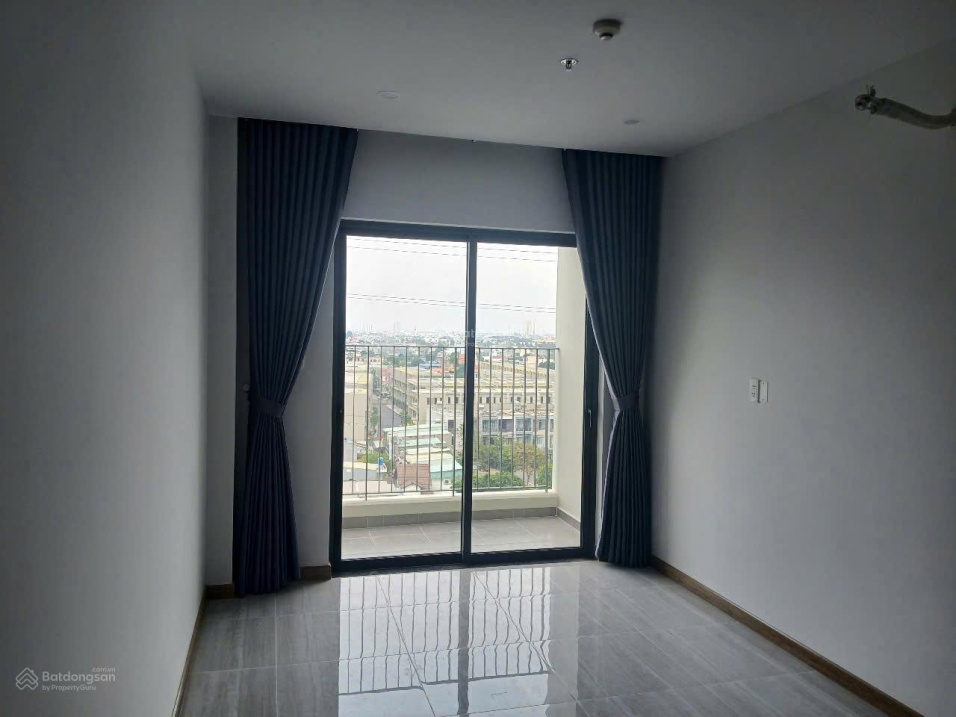 Modern 1BR Apartment with Balcony