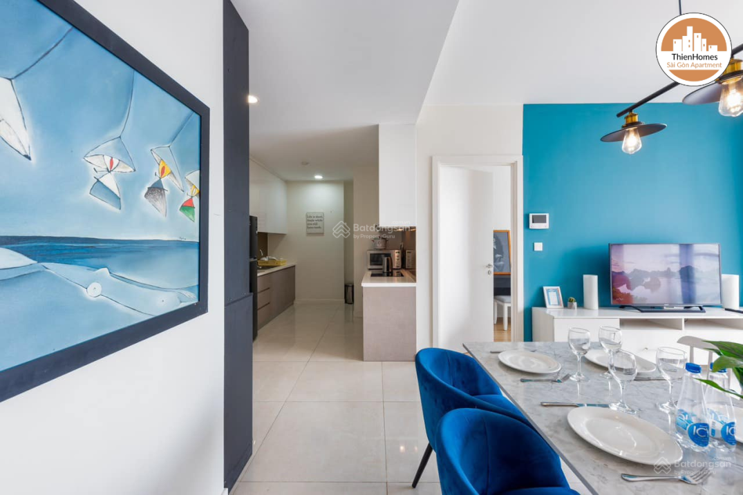 Modern 2-Bed Apartment with City Views