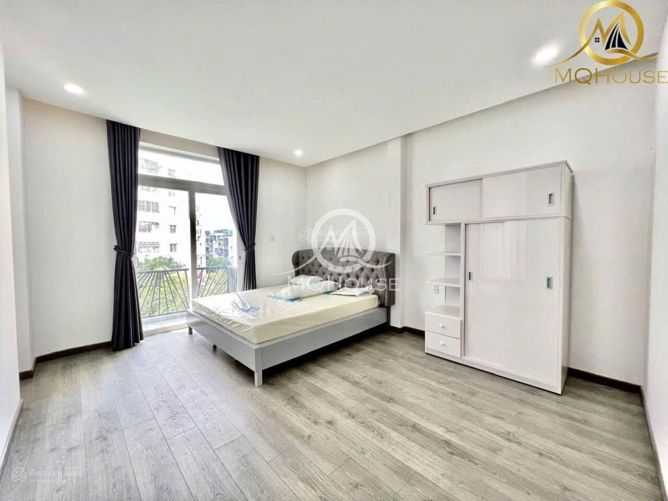 Modern 1BR Apartment Near Tan Son Nhat Airport