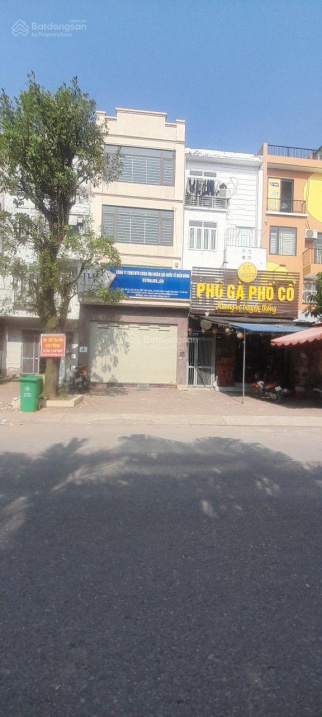 4-Floor Townhouse with 500m² Commercial Space